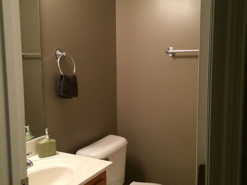 Hallway Full bath