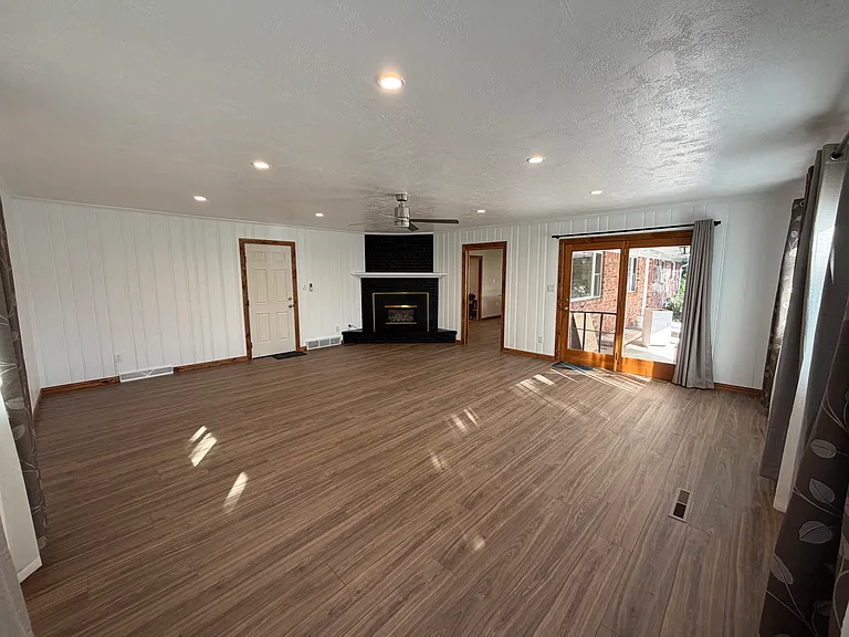 1428 Bellaire Dr — Photo 22