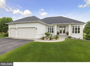 2934 White Eagle Dr, Woodbury, MN 55129