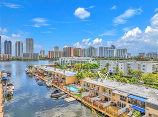 3925 NE 167th St #20, North Miami Beach, FL 33160