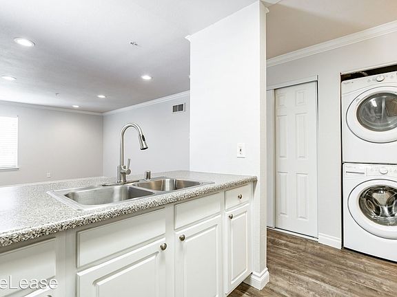 4th image of 8889 Caminito Plaza Centro #7222