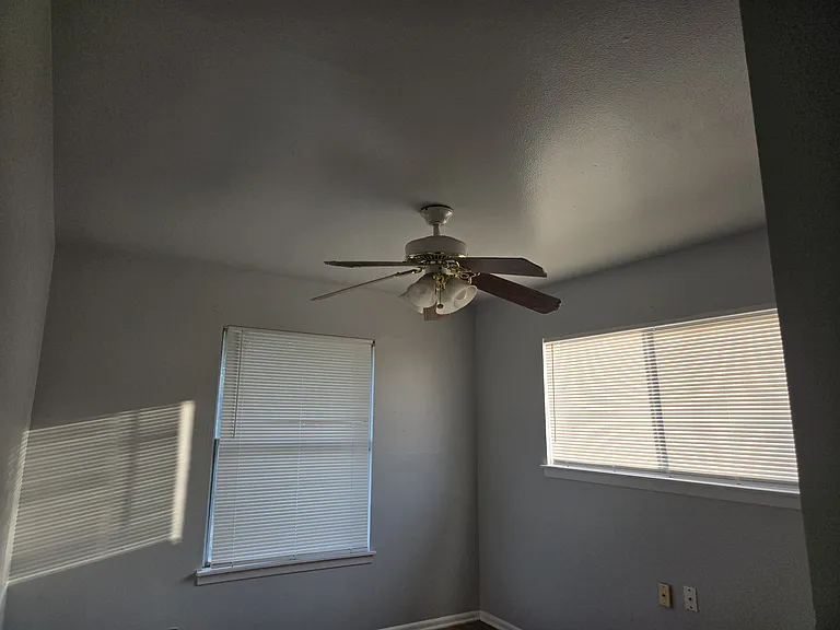 211 Dawnridge Dr — Photo 17