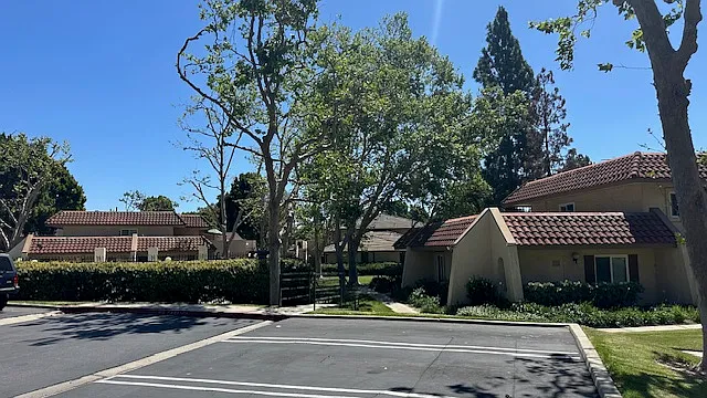 637 Sydney Ln — Photo 50