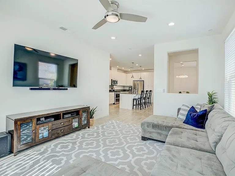 4008 Gunnar Dr — Photo 3