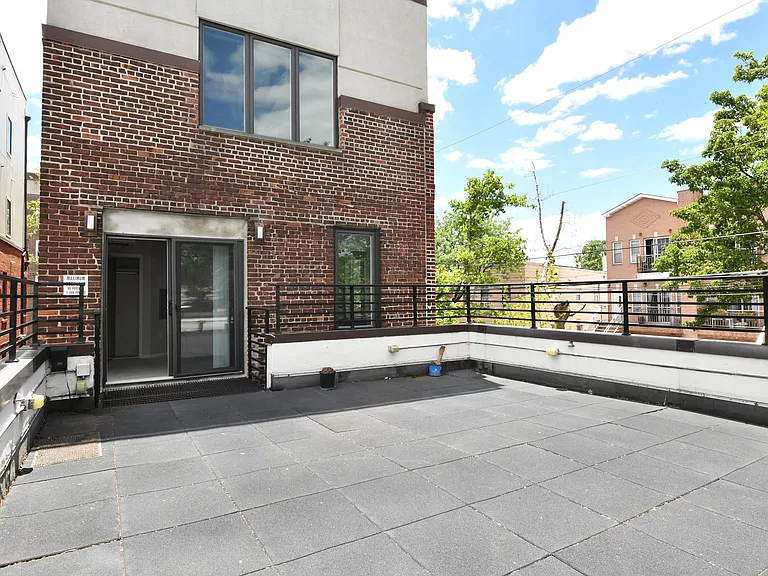 58 Giles Ave #3 — Photo 25