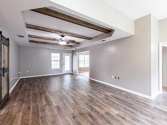 5th image of 5824 Live Oak Dr