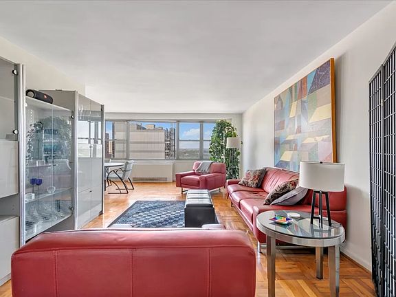 3rd image of 125-10 Queens Blvd #1523