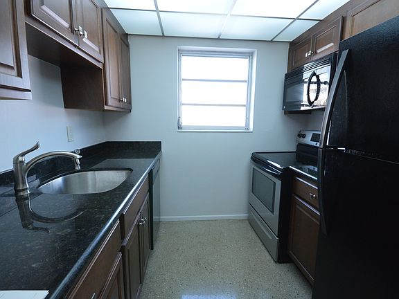 2nd image of 624 Antioch Ave APT 3