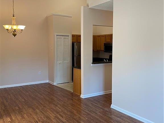 5th image of 1601 Nectarine St APT E5