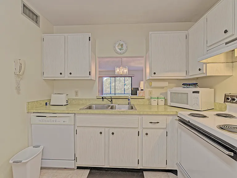 144 Pinehurst Dr — Photo 7