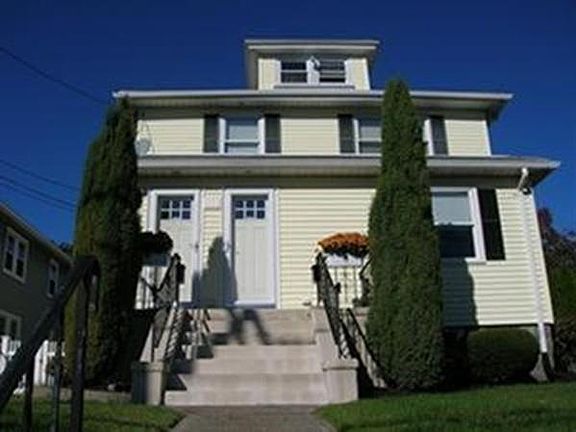 2nd image of 194 Quincy Ave #1