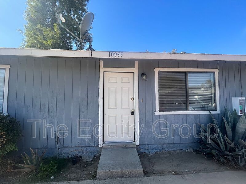 1st image of 10955 Thompson Dr