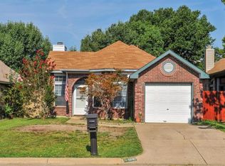 6849 Driffield Cir W, North Richland Hills, TX 76182