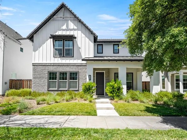 3180 Crocker Dr, Sacramento, CA 95818