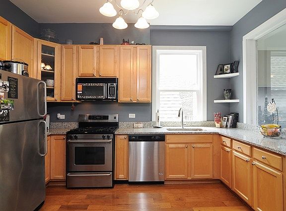 4th image of 4128 N Ashland Ave