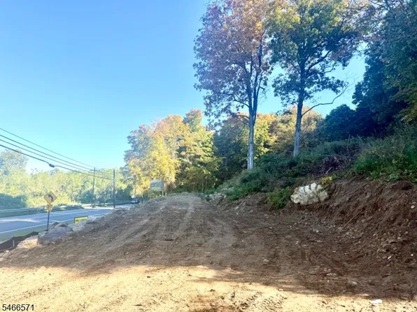 111 Munsonhurst Rd, Franklin Boro, NJ 07416