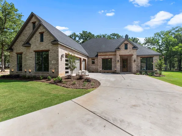 122 Colonial Dr, Mabank, TX 75156