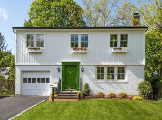 24 Valley Ave, Locust Valley, NY