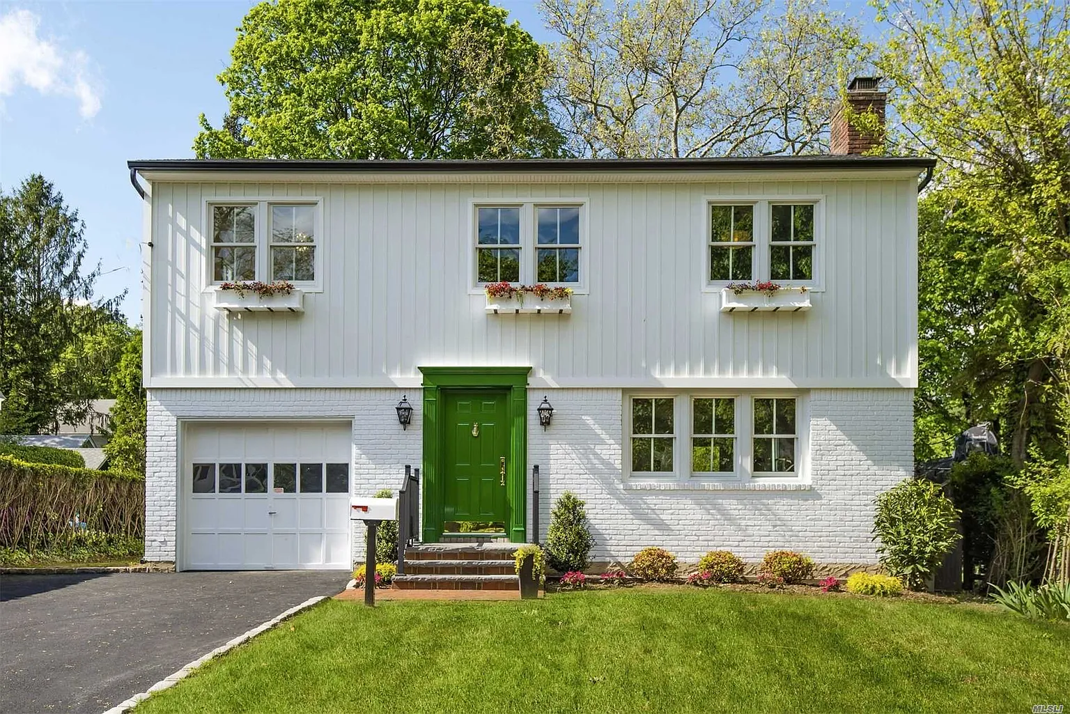 24 Valley Ave photo 1