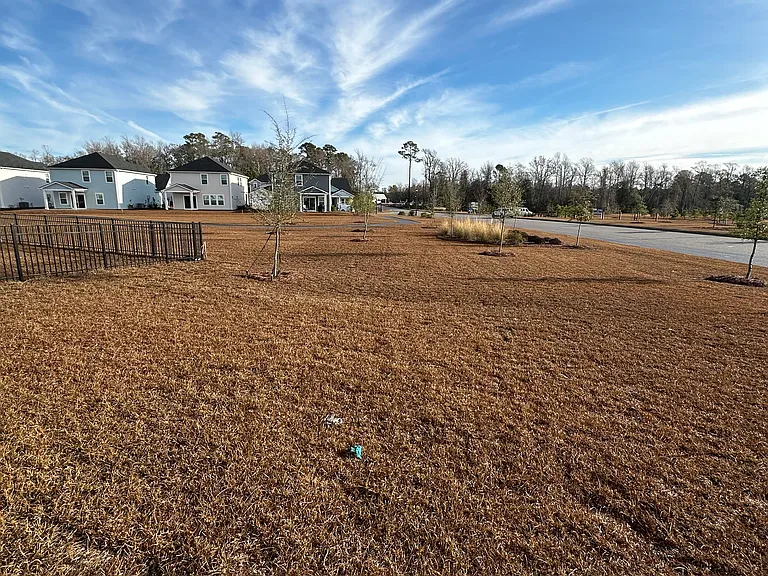 2604 Grand Meadow Dr — Photo 16