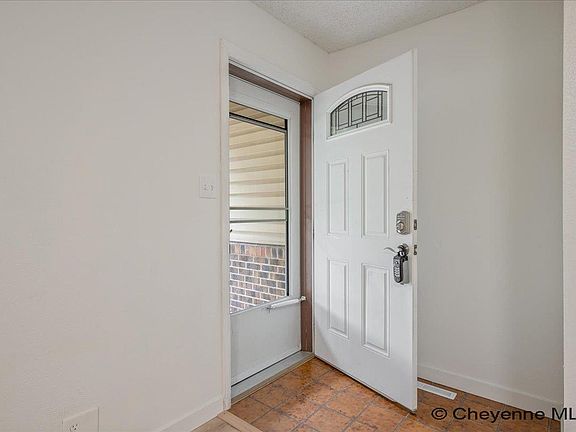 4th image of 816 Gardenia Dr