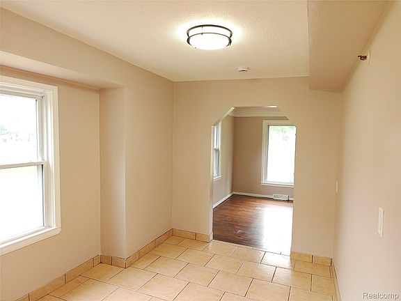 4th image of 6270 Hunt St