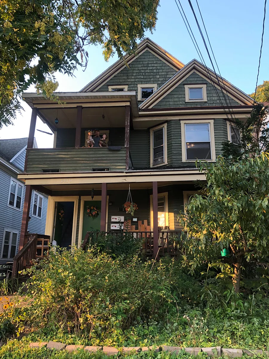 Photo 2 of 82 - 1419 E Fayette St #1B - Syracuse, NY Building Photo - 1419 E Fayette St #1B