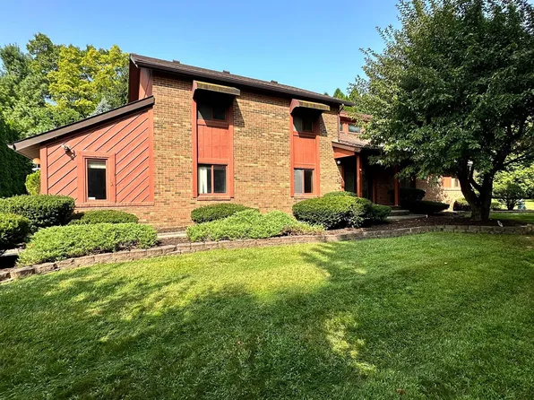6995 Limerick Ln, Troy, MI 48098