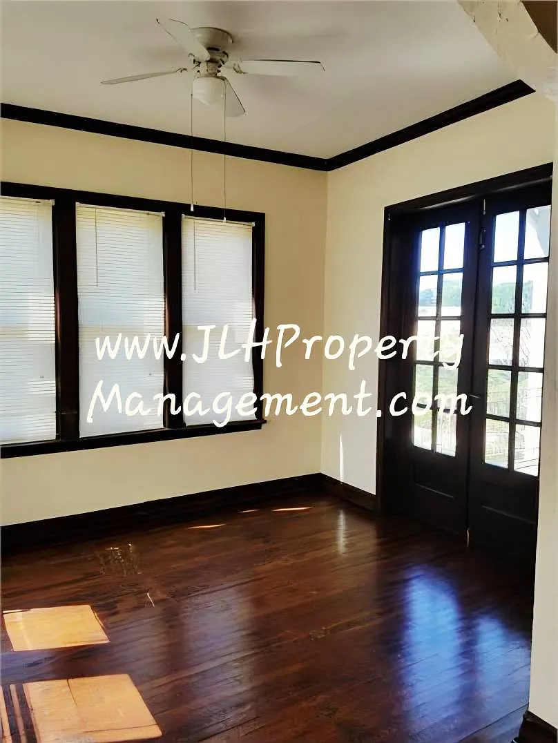 624 W. Stephenson St - 3 — Photo 4