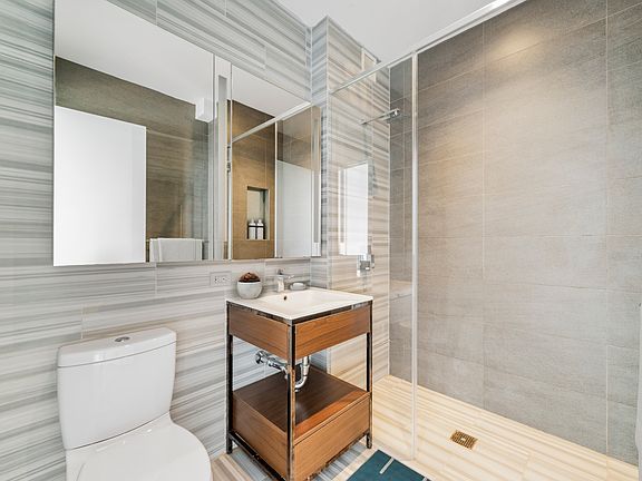 3rd image of 605 W 42nd St #Penthouse 3l