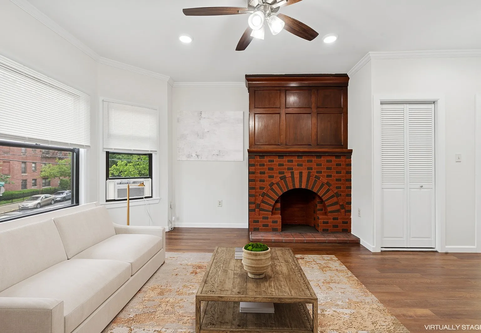 1 bed, 1.5 bath, 9999 sqft, $2,500 — Photo 2