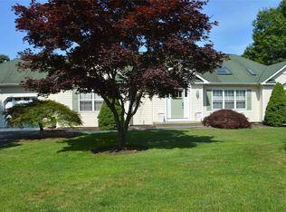 51 Foxboro Ave, Farmingville, NY 11738