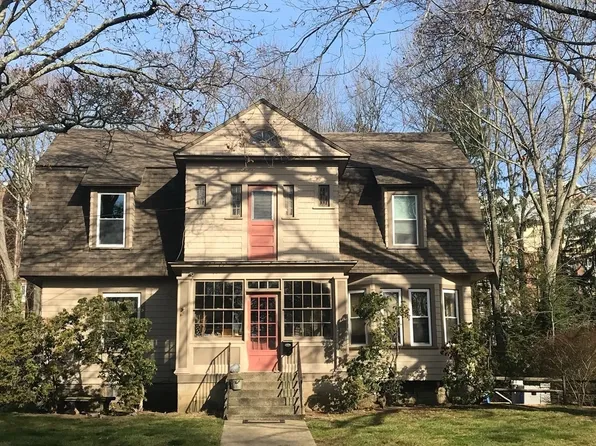 371 Prospect St, Willimantic, CT 06226
