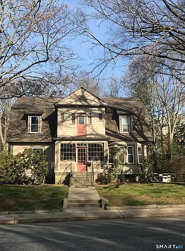 371 Prospect St Photo 1