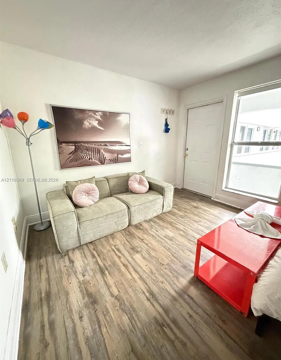 Coco Palm Condo — Photo 3