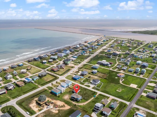 818 Surf Dr, Surfside Beach, TX 77541