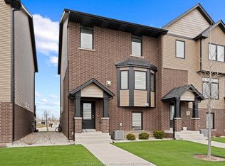 723 Brownstone Dr, Lakeshore, ON