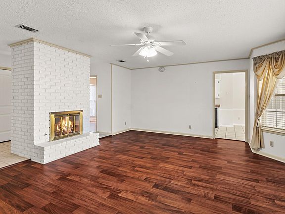 5th image of 7 Horseshoe Dr