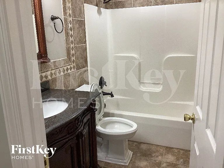 1362 Archer Pl — Photo 11