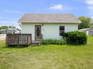 600 1st Ave, Sherrard, IL 61281