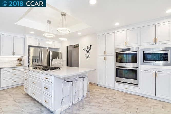 1st image of 515 Vine Hill Way