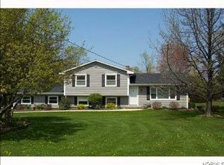 8474 Cranwood Dr, Chesterland, OH 44026