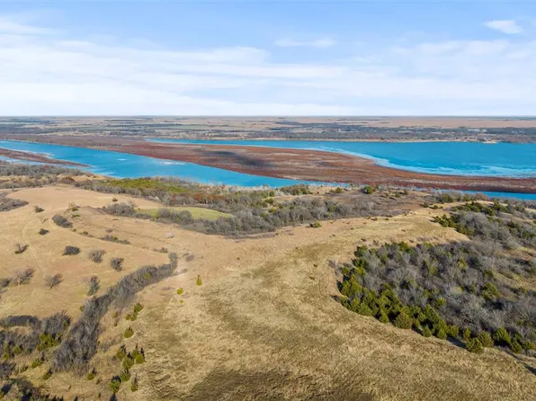 8275 E Kildare Rd, Newkirk, OK 74647