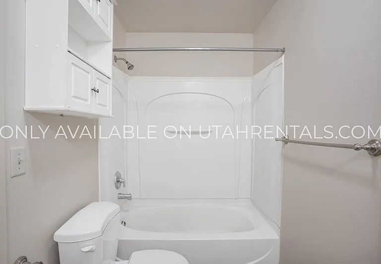 389 S State St #24 — Photo 14