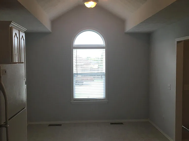 604 Ryleigh Cir — Photo 8
