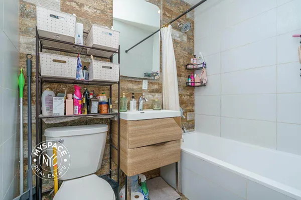 Rented by MySpaceNYC | media 10