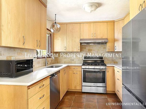5th image of 11736 NE Eugene St