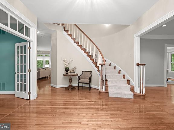 3rd image of 1014 Howard Grove Ct