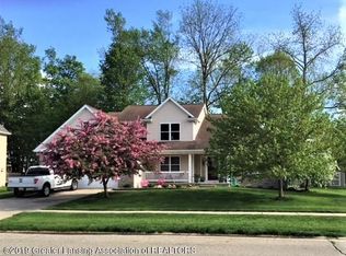 8617 Wheatdale Dr, Lansing, MI 48917
