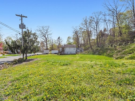 5th image of 19 Dunham Rd